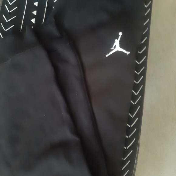 Jordan sweatpants Black XL youths - Picture 3 of 10